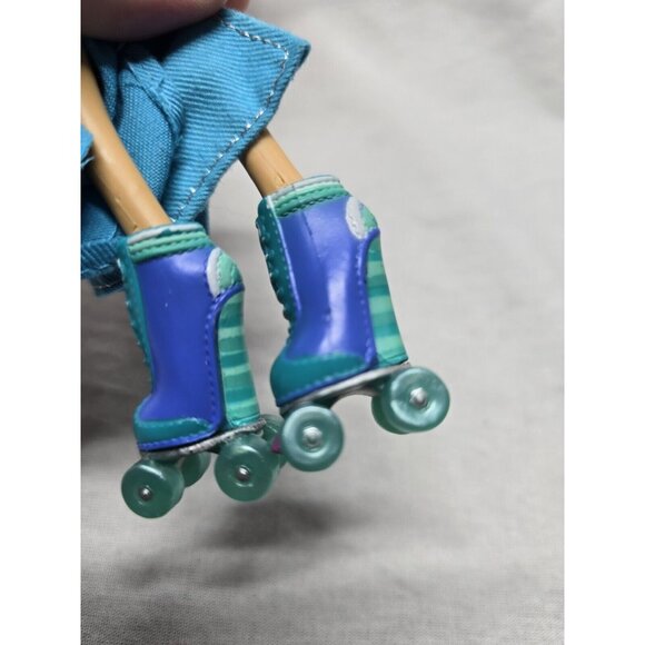 Winx Bloom Doll Season 1 2004 - Picture 6 of 16